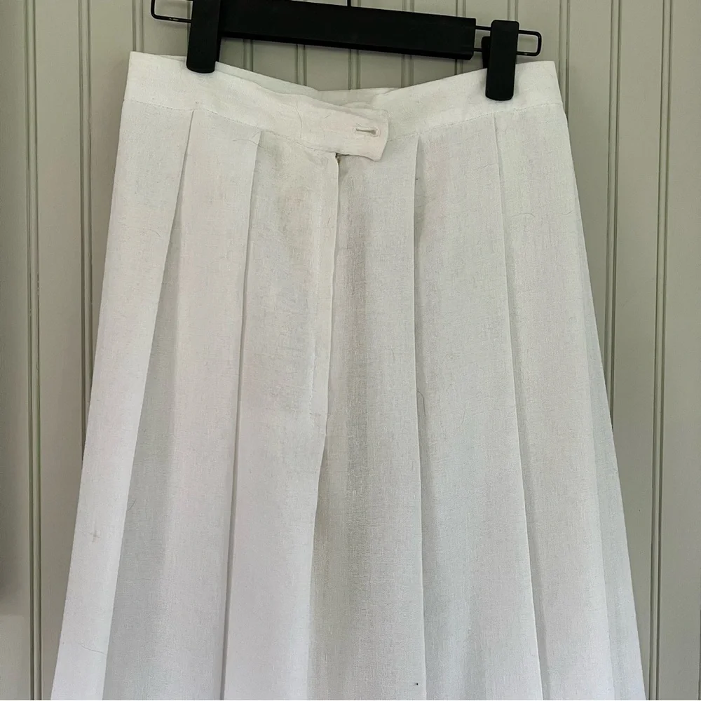Vintage Saks White Linen Full Skirt with Embroidered Hemline - Picture 3 of 6